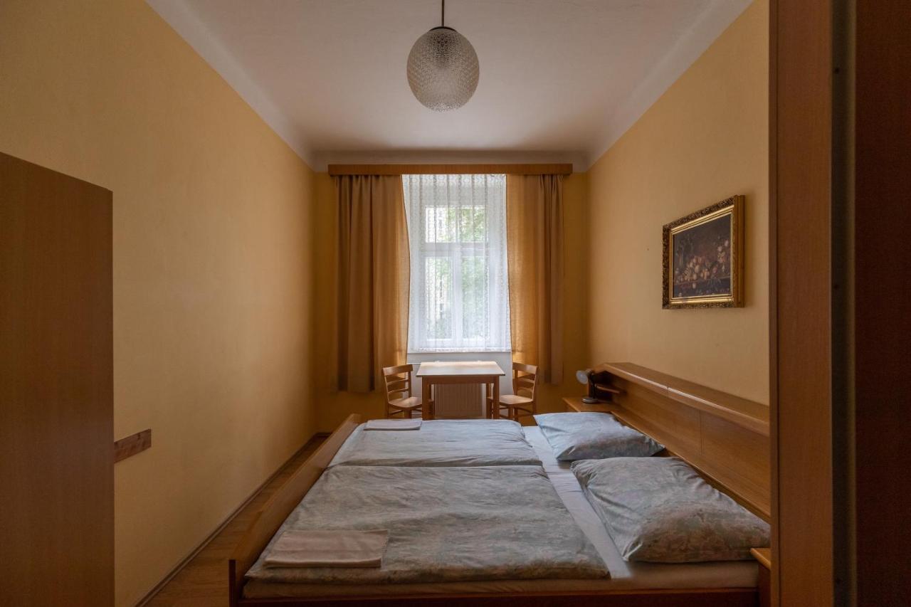 Double Room with Private Shower and Shared Toilet